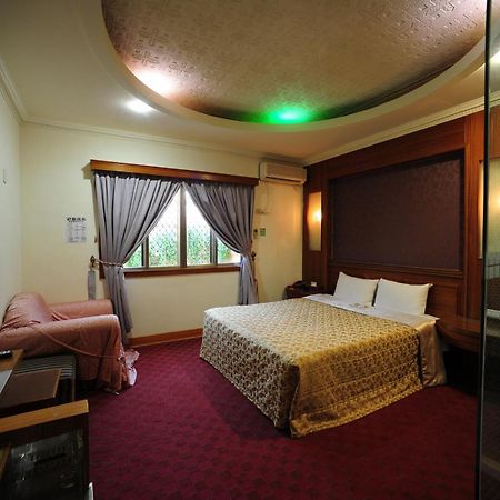 Golden Motel Hsinchu City Exterior photo